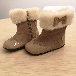 Fall fashion booties size 4